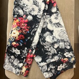 Abercrombie & Fitch Floral Athletic Leggings Size M